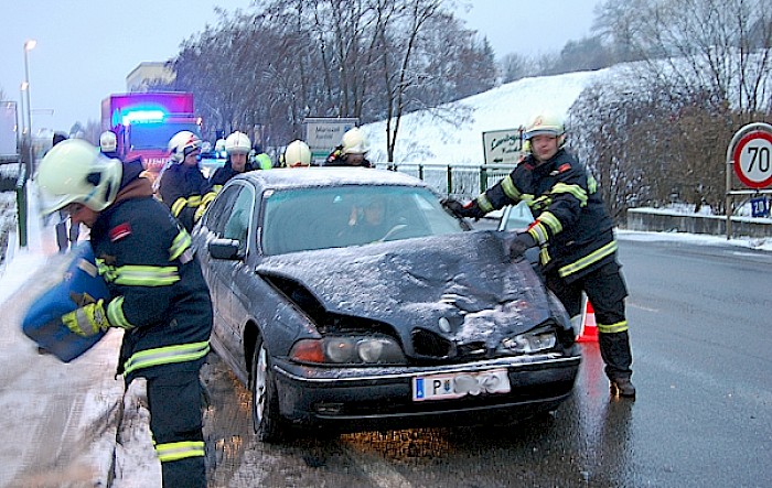 Fahrzeugbergung nach Verkehrsunfall