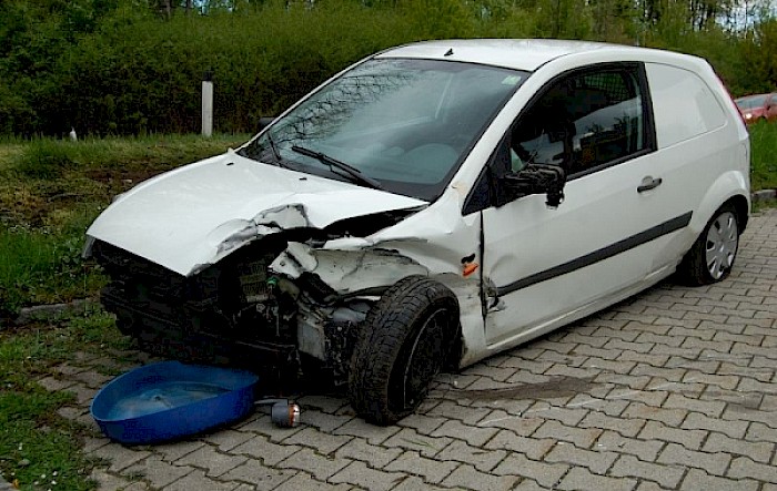 PKW-Bergung B20 (Höhe eni-Tankstelle)