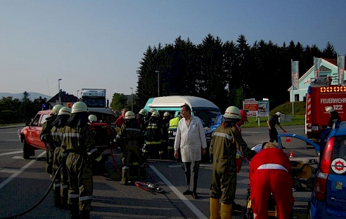 Verkehrsunfall B20, Kreuzung Höhe Fa. Appel