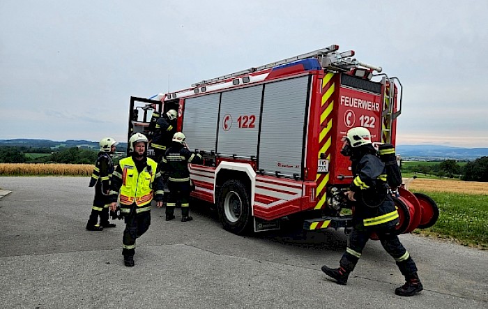 Übung: Brand eines landwirtschaftlichen Gebäudes