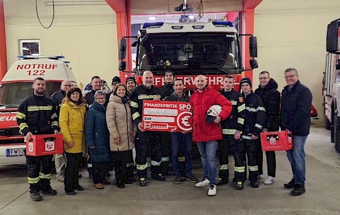 Spendenübergabe im Zuge des Friedenslichts